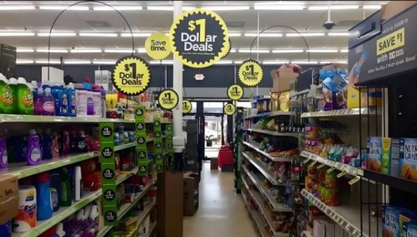 股票配资最新平台2025 美国“1元店”挤满中产，我们的折扣店却在退潮？